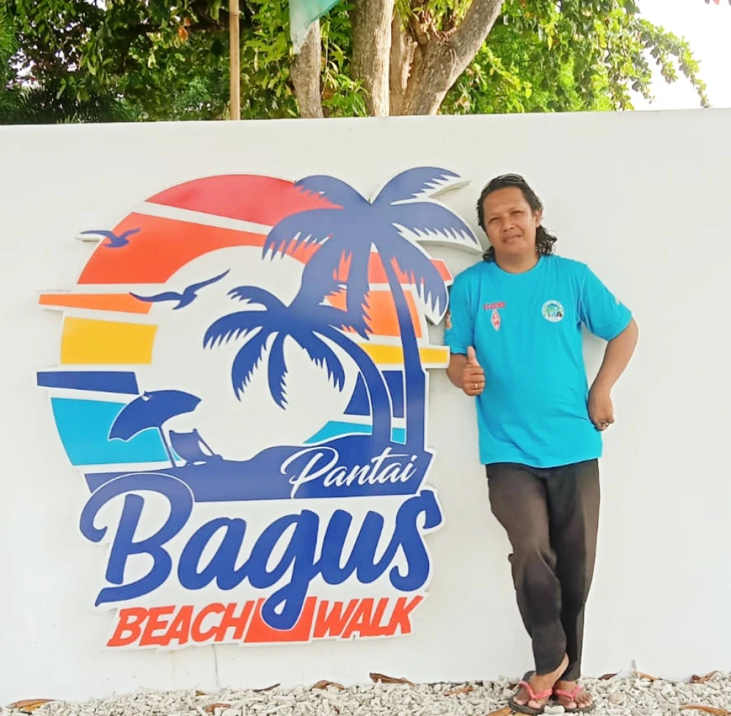 Bagus Beach Walk by YC4SMD