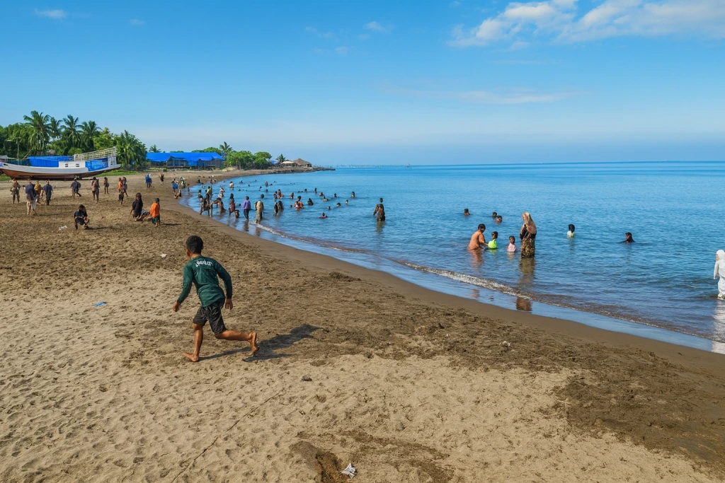 Pesisir Pantai Mangindara by YB8GLW